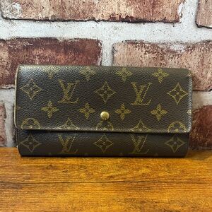 Vintage 1990’s Louis Vuitton Brown Sarah Monogram Wallet